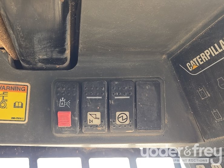 2011-caterpillar-257b3-image-43
