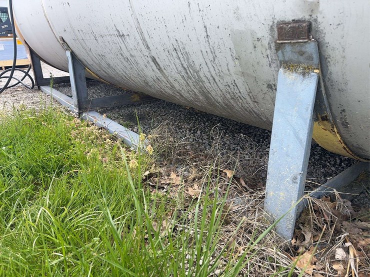stainless-steel-diesel-tank-and-pump---15’-long-x-63”-diameter---approximately-2500-gal.-image-7