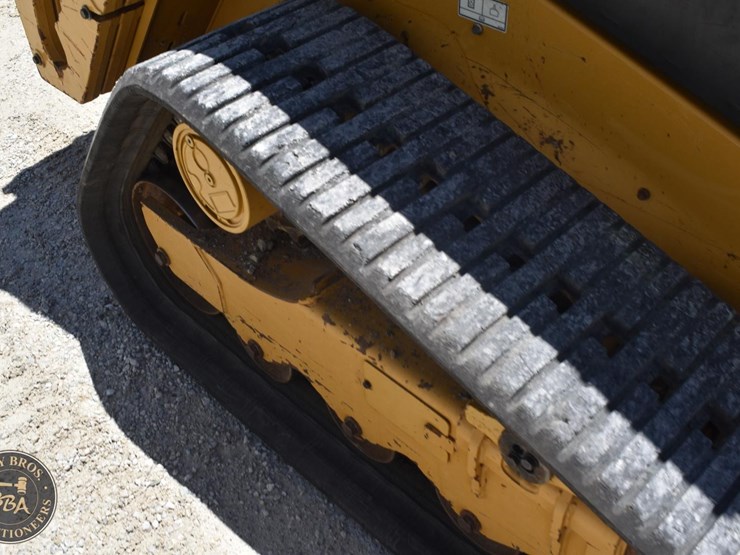 2023-caterpillar-259d3-image-13