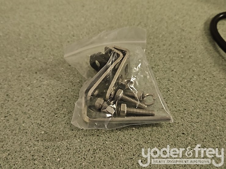 unused-7"-led-light-bars,-12v-60v,-60w,-mounting-brackets-(2-of)-image-11
