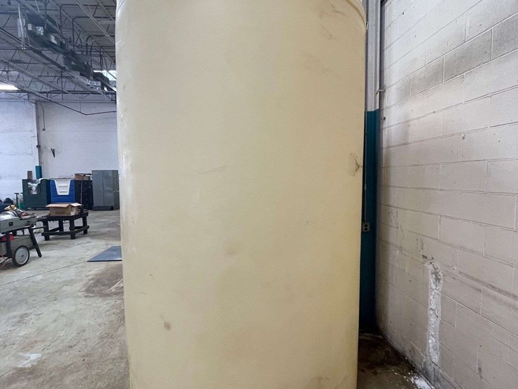 1500-gallon-dual-walled-poly-tank-image-3
