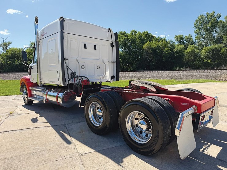 2024-western-star-49x-image-4