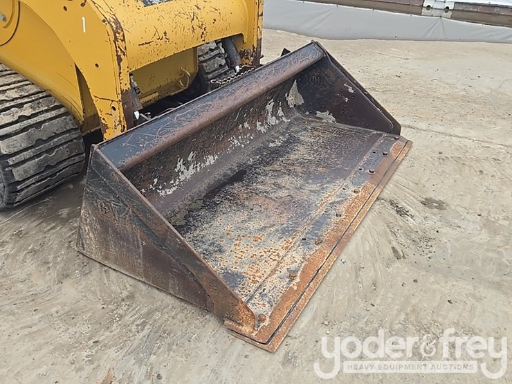 2011-caterpillar-257b3-image-21