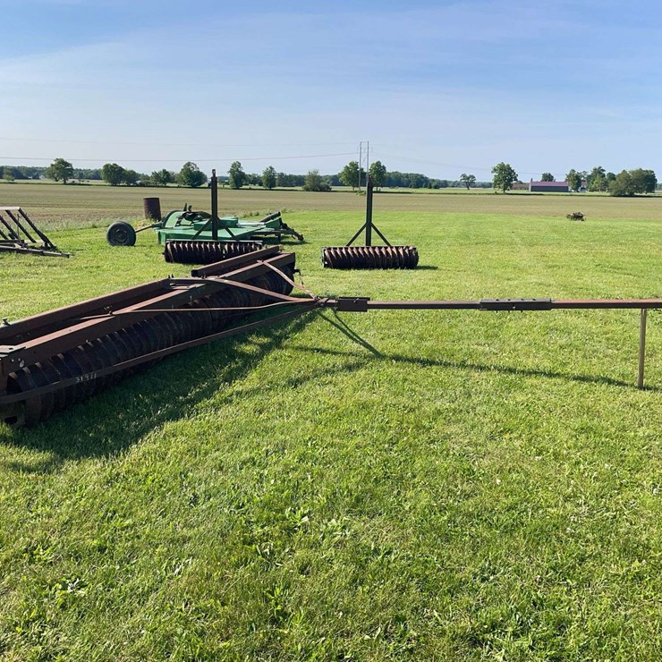 16’ Brillion cultipacker, with extenders for 10’ pups