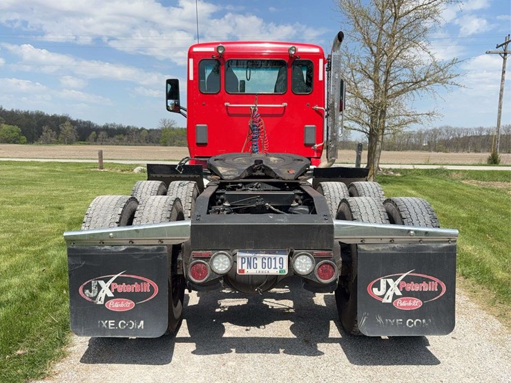 peterbilt-579-image-6