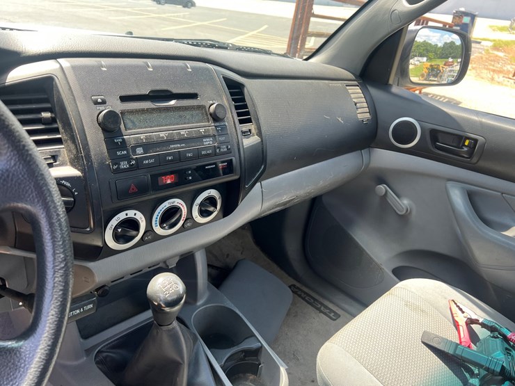 2009-toyota-tacoma-image-12