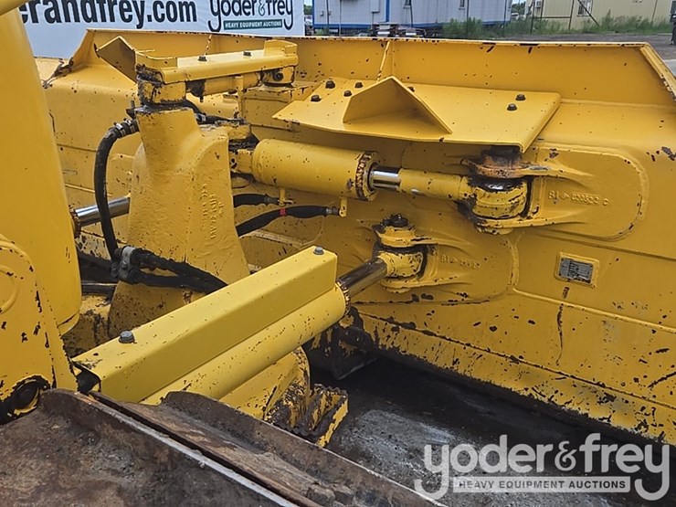 2022-komatsu-d61px-24-image-28