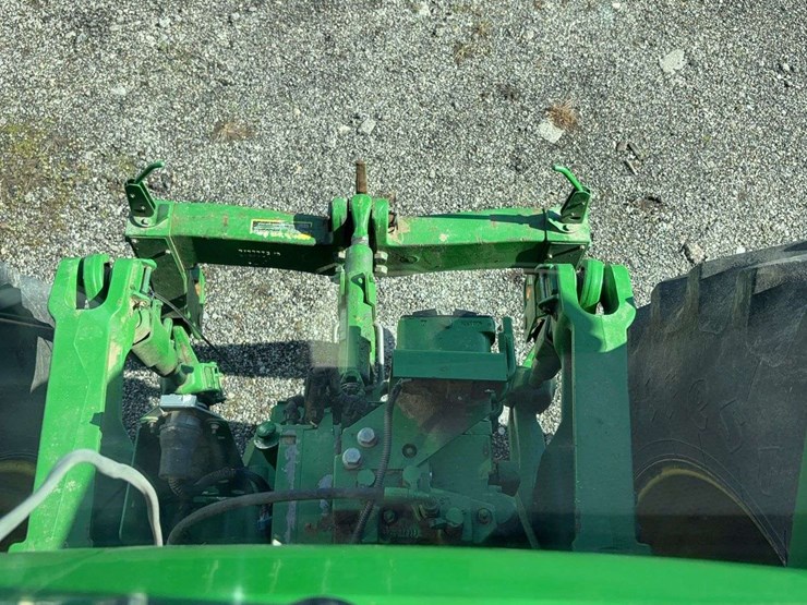 2011-john-deere-8260r-image-55