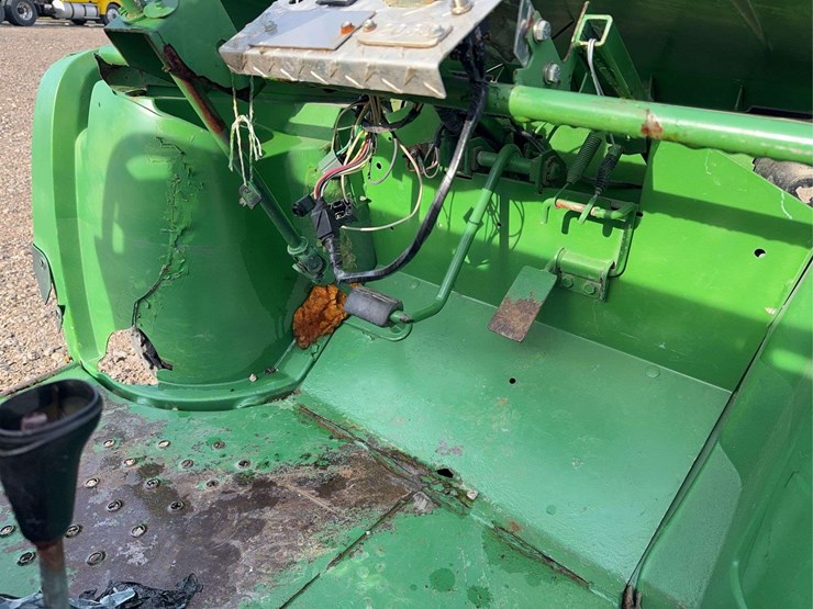 john-deere-gator-image-13