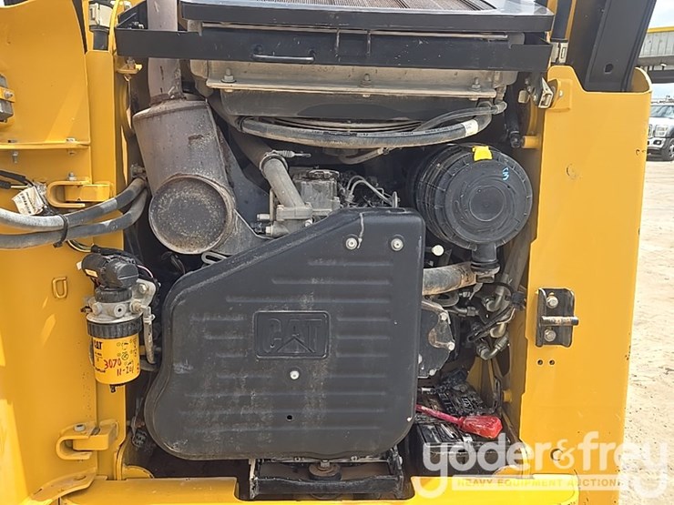 2011-caterpillar-257b3-image-32