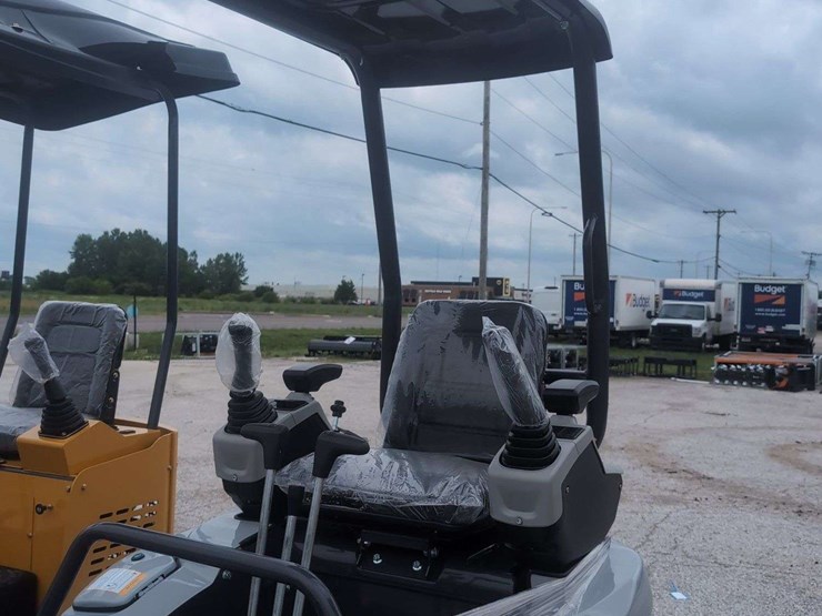 ats-mini-excavator-ats-me18---11.4-hp---grey-image-4
