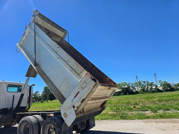2020-western-star-4900-image-34