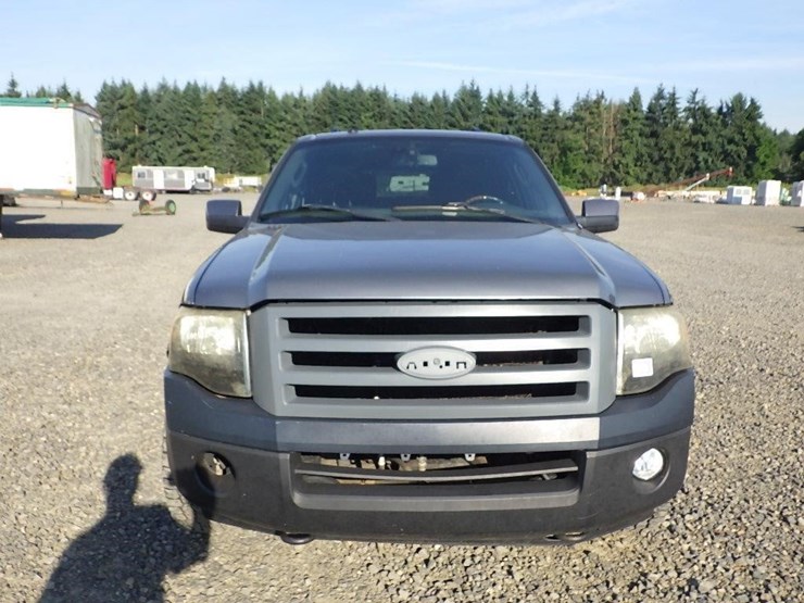 2010-ford-expedition-image-2