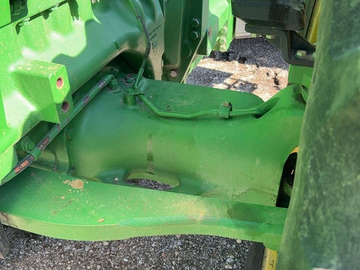 2011-john-deere-8260r-image-26
