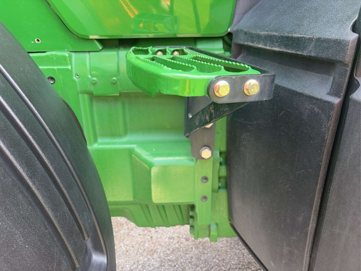 2013-john-deere-8285r-image-37