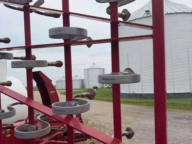 kongskilde-3pt-field-cultivator-image-13