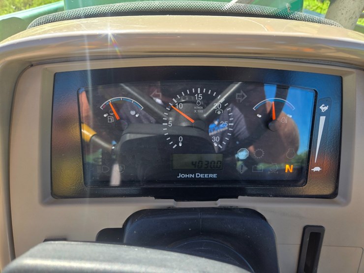 2010-john-deere-6115d-image-41