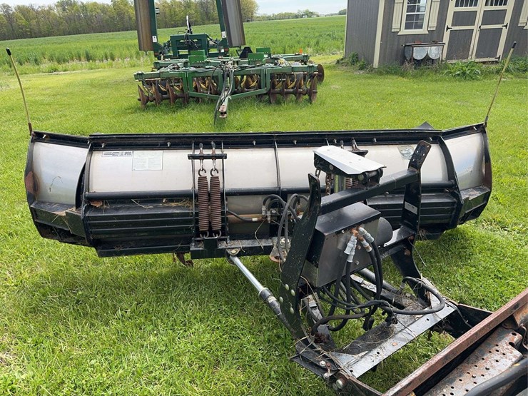 snow-dogg-xp810-skid-steer-snow-plow---10’-image-6