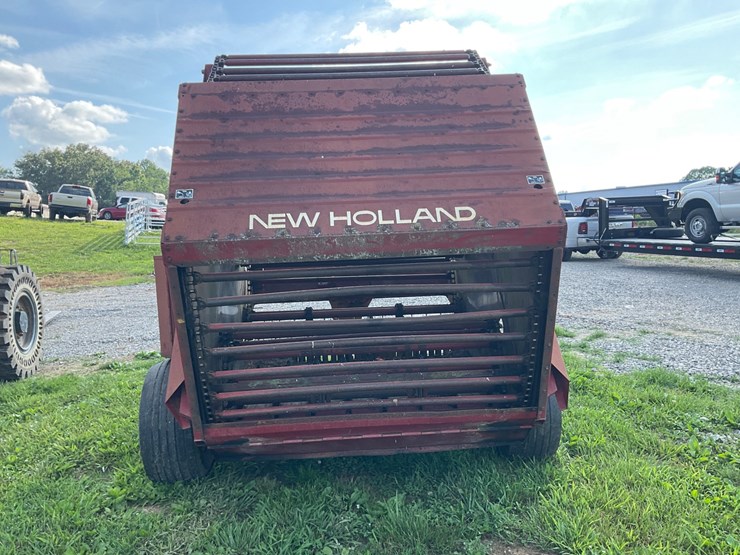 new-holland-851-image-5