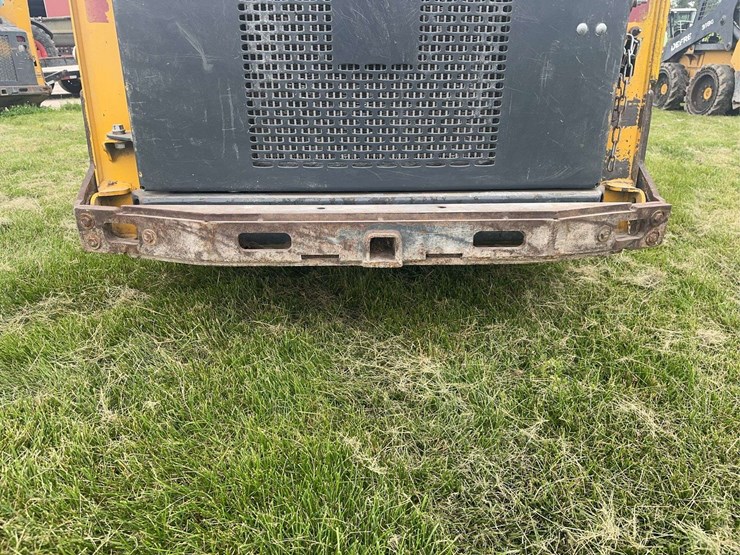 deere-318g-image-9