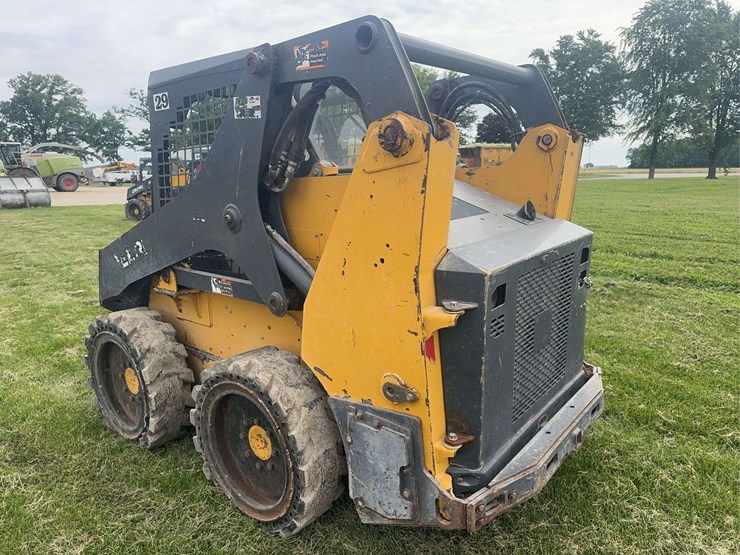 deere-318g-image-4