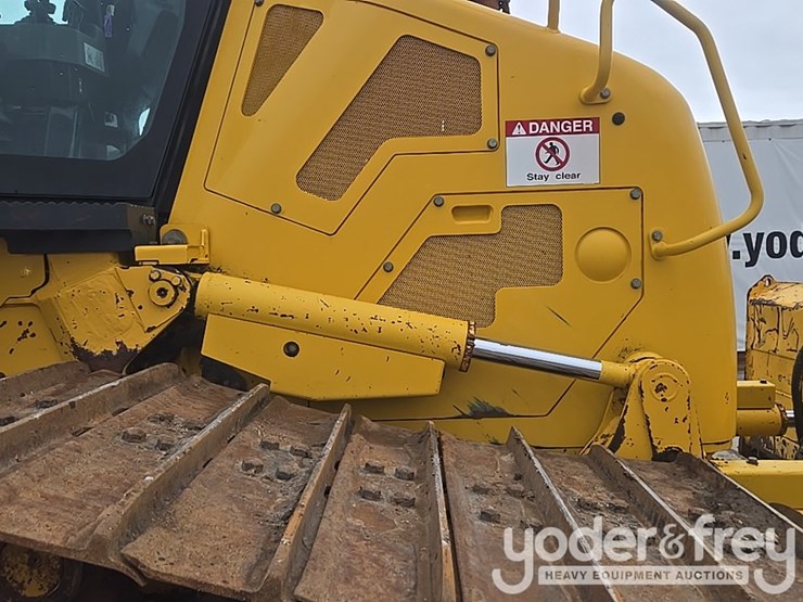 2022-komatsu-d61px-24-image-27