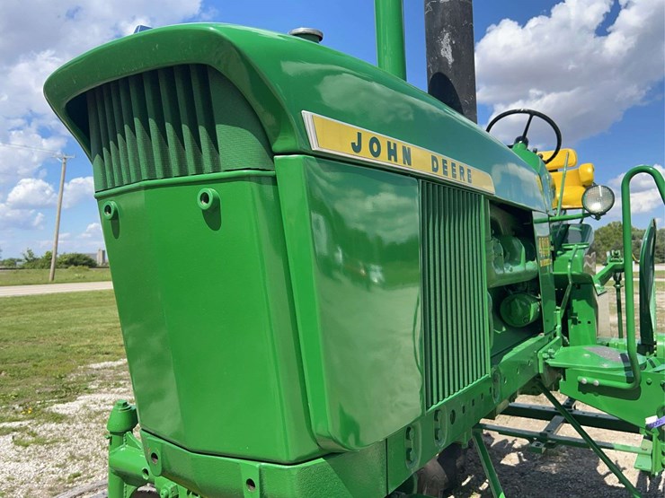 john-deere-4010-image-11