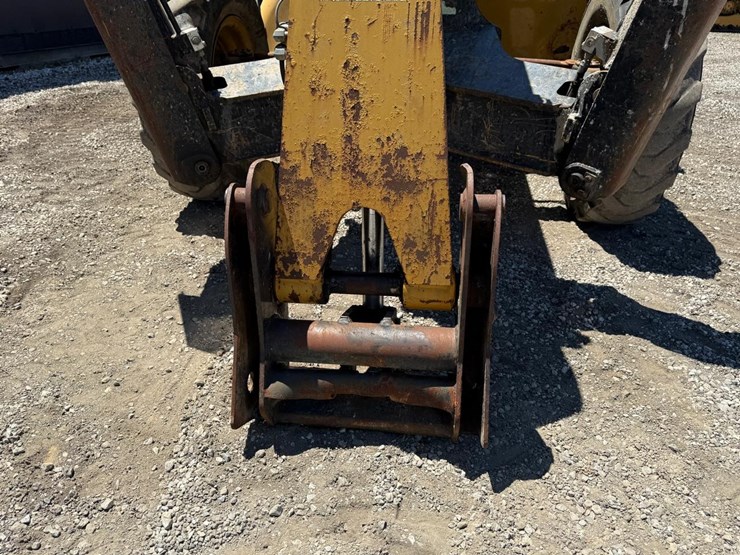 caterpillar-tl943-image-9