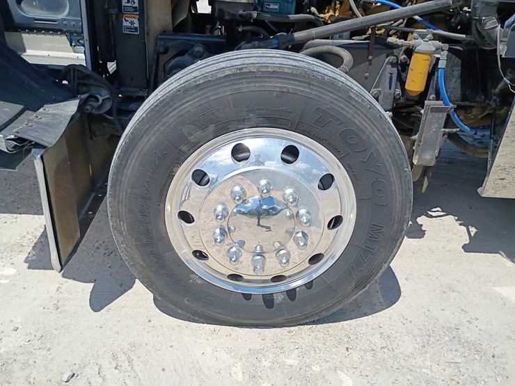 2005-peterbilt-379-image-106
