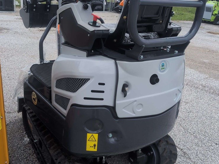 ats-mini-excavator-ats-me18---11.4-hp---grey-image-6