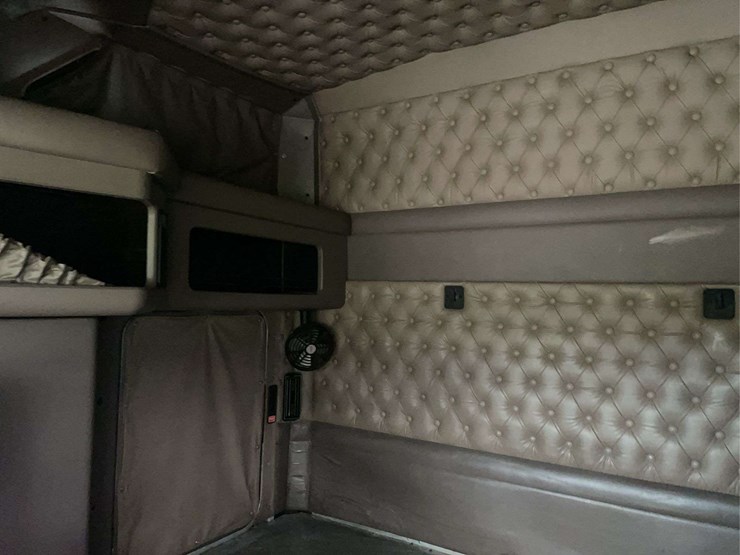 2004-kenworth-t600-image-53