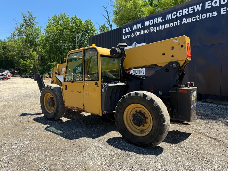 caterpillar-tl943-image-2