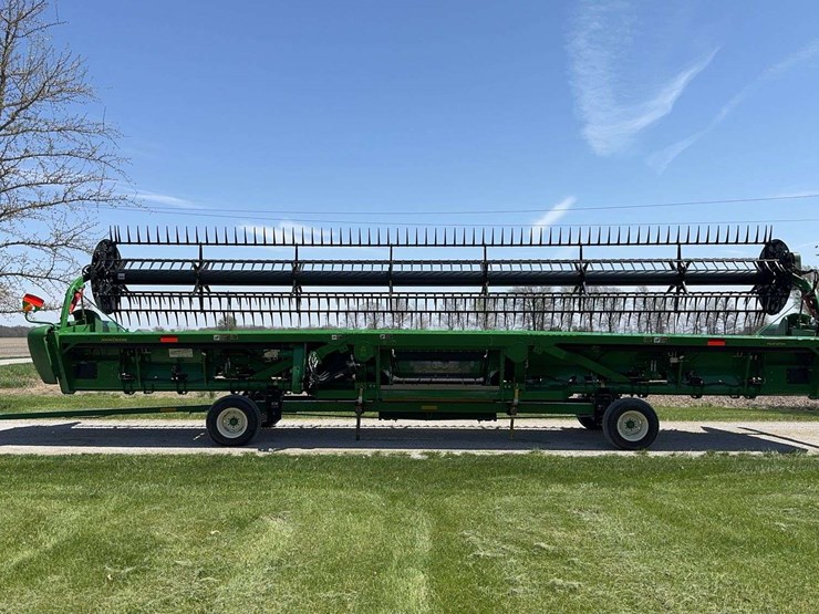 2018-john-deere-635fd-image-1