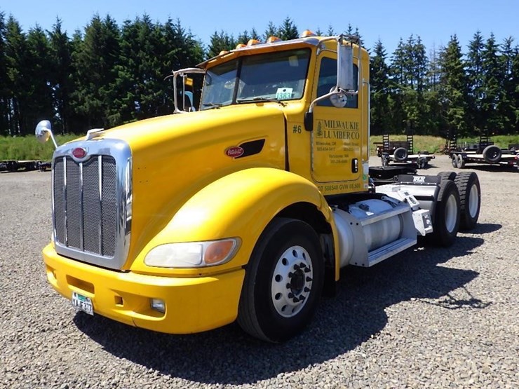 2012-peterbilt-386-image-1