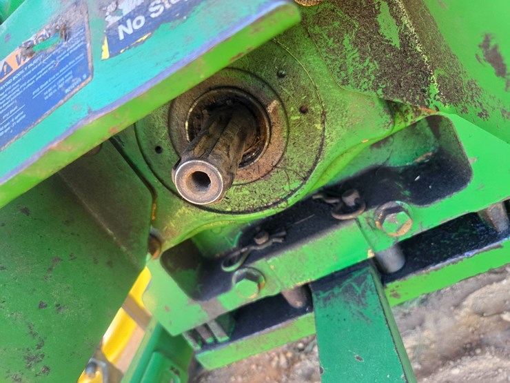 2010-john-deere-6115d-image-50
