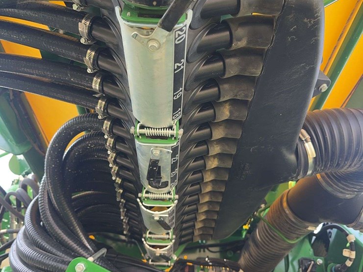 2019-john-deere-1795-image-54