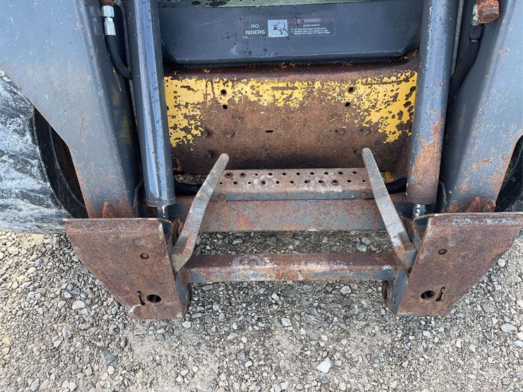 new-holland-l185-image-20