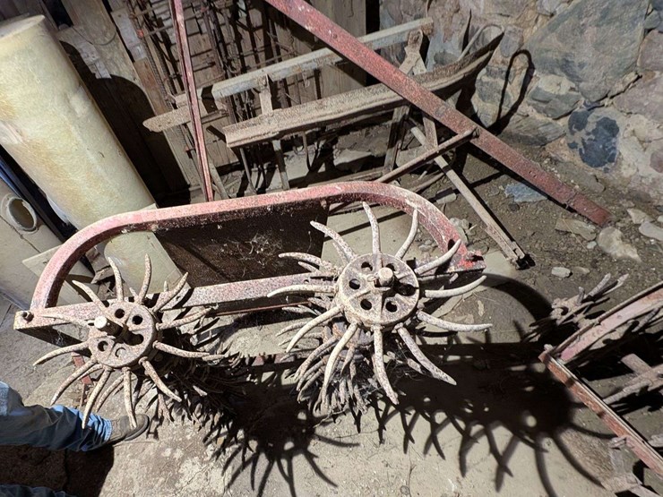 antique-pull-type-rotary-hoe-image-3