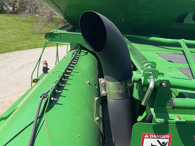 2006-john-deere-9660-sts-image-89