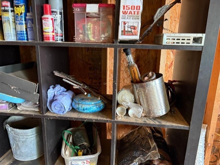 shelf-&-contents.-tarps,-baskets,-etc-image-5