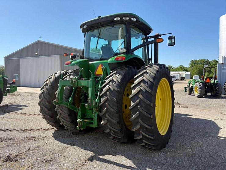 2011-john-deere-7260r-image-9