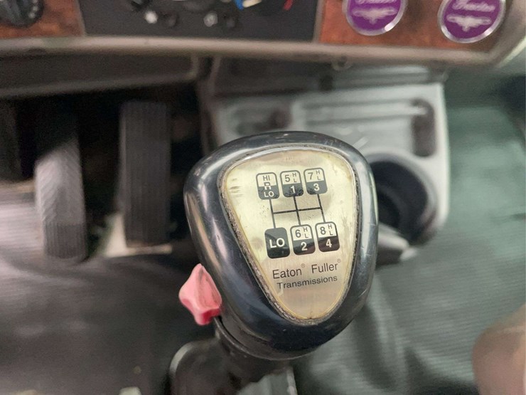 2004-kenworth-t600-image-49