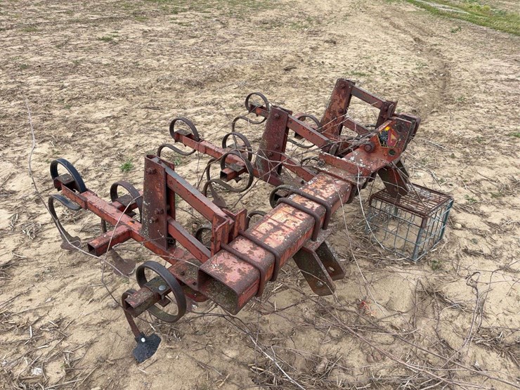 3-row-cultivator-image-1