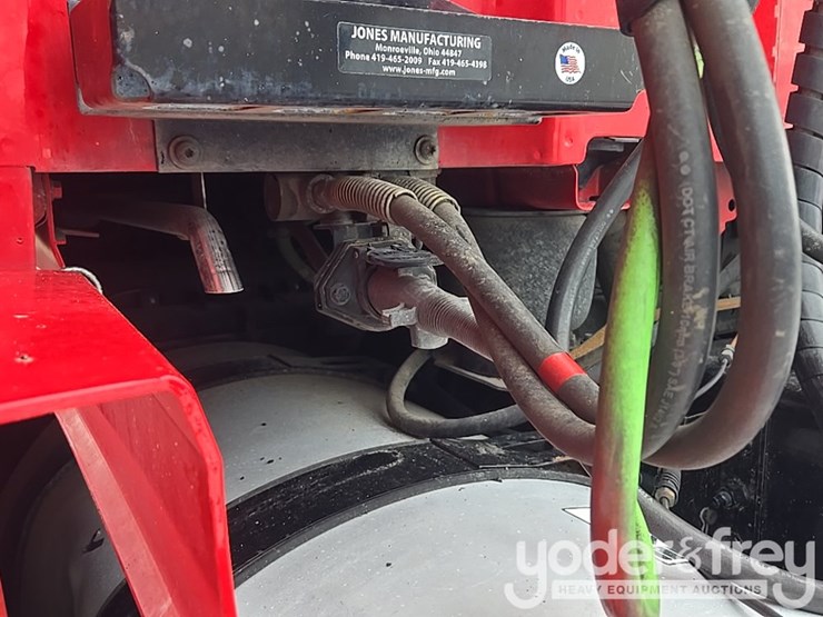 2019-volvo-vnl860-image-29