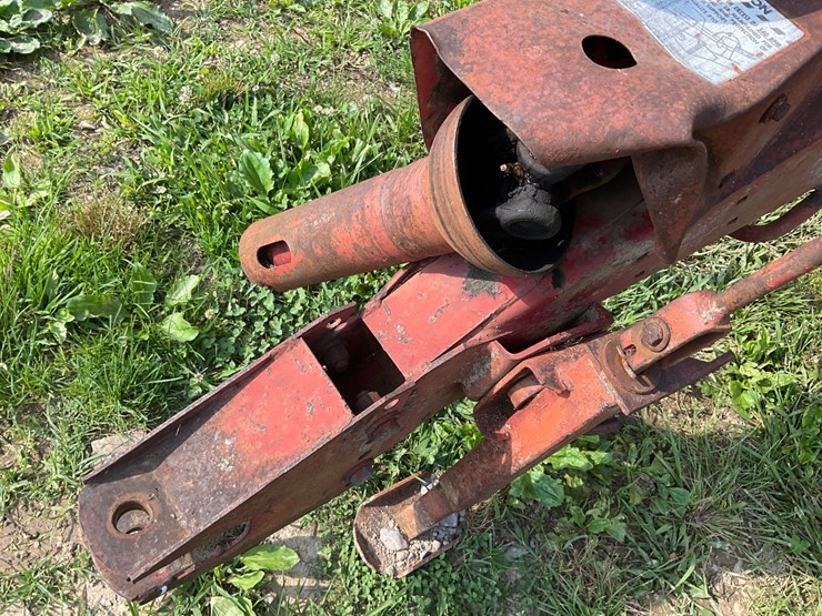 new-holland-851-image-8