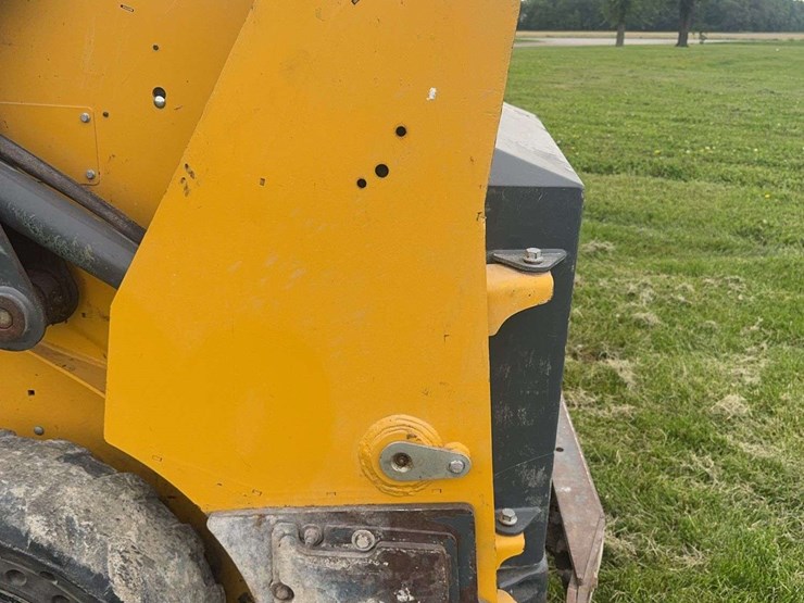 deere-318g-image-26