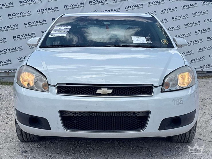 2014-chevrolet-impala-sedan-image-21