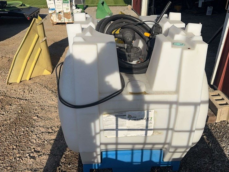 140-gal.-roundup-chemical-tote-w/-flowmeter-and-12volt-pump-image-3