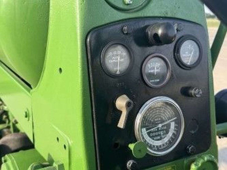 1958-john-deere-520-image-4