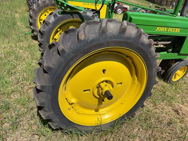 john-deere-b-image-23